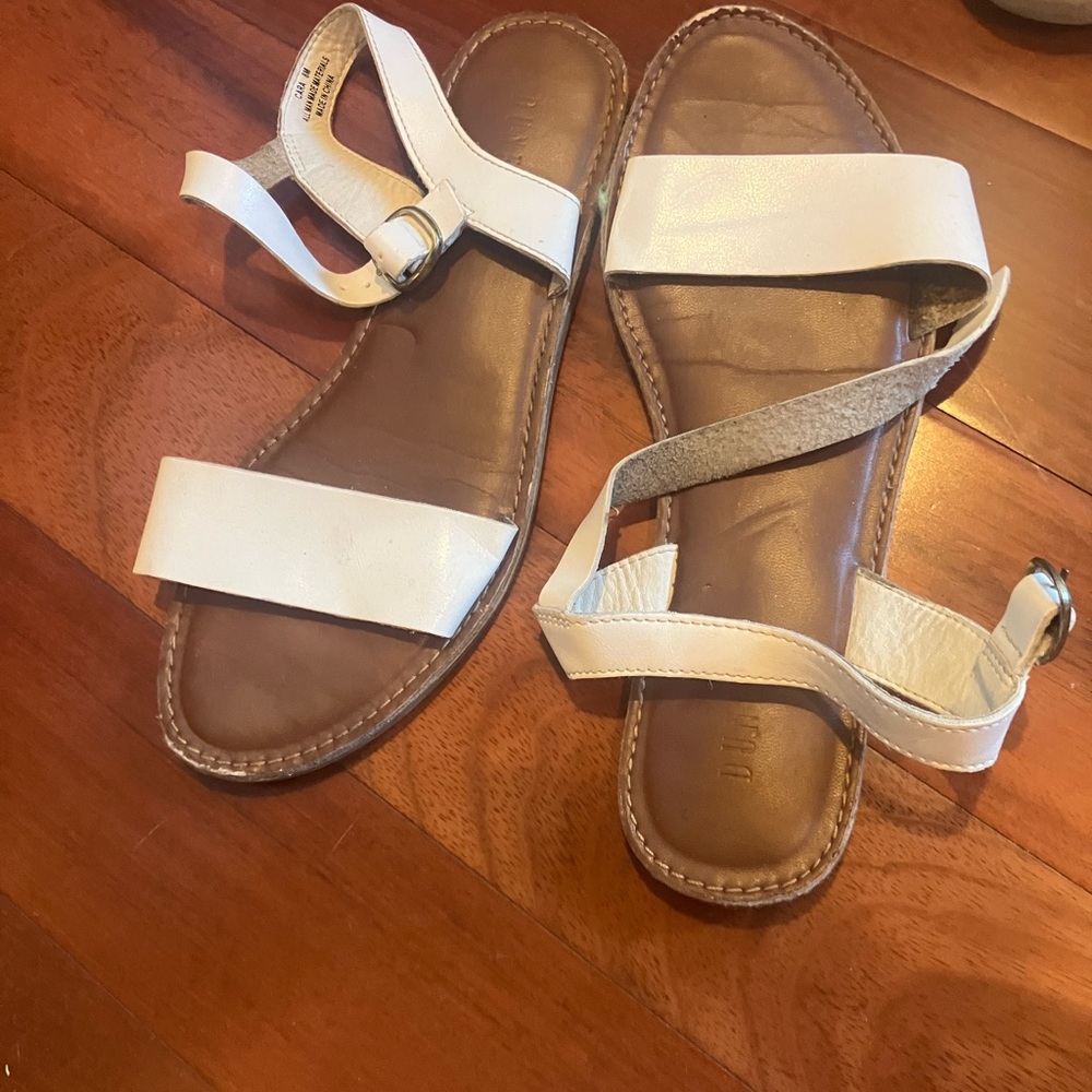 Highland Dunes White Leather Sandals